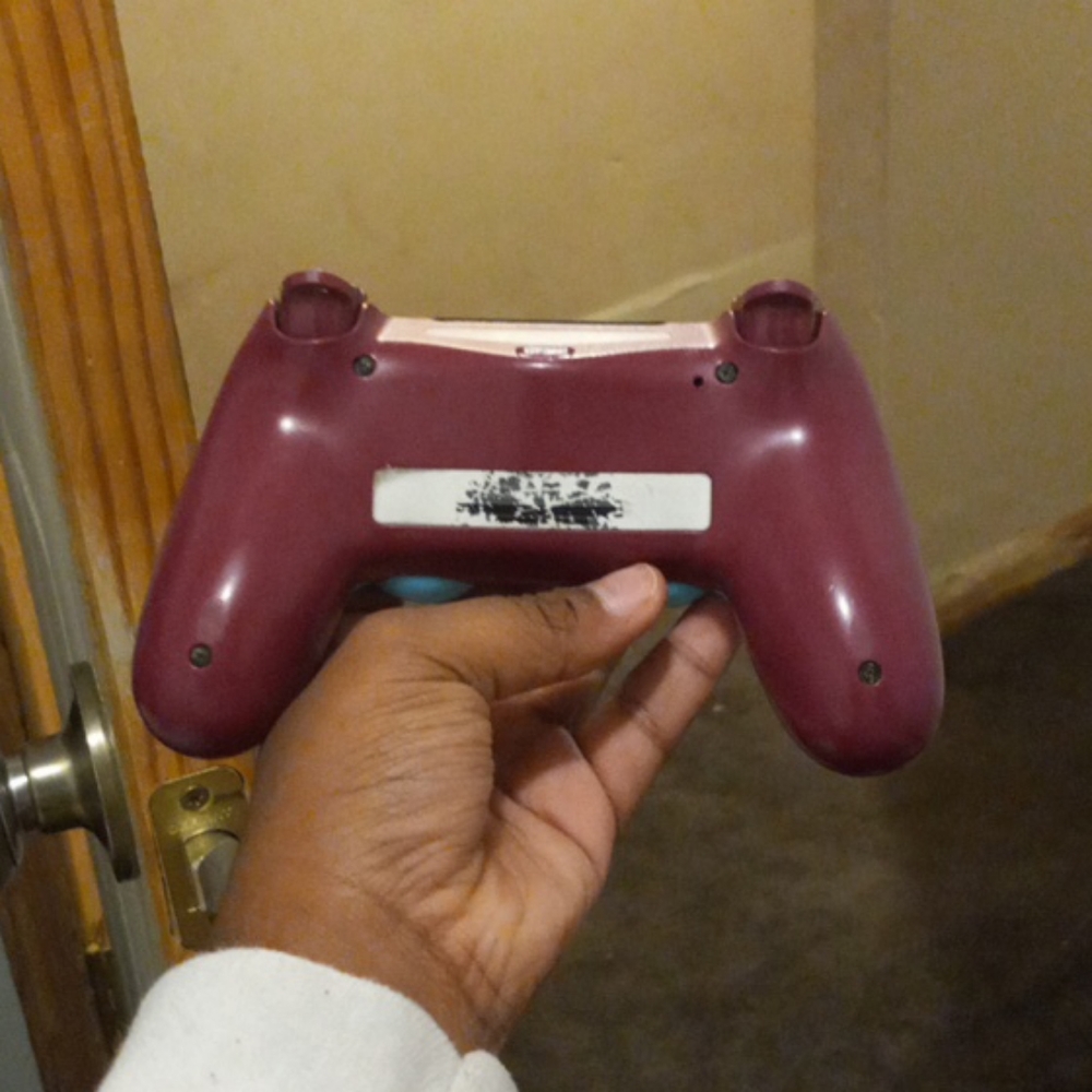 Ps4 control - Picture 2 of 3